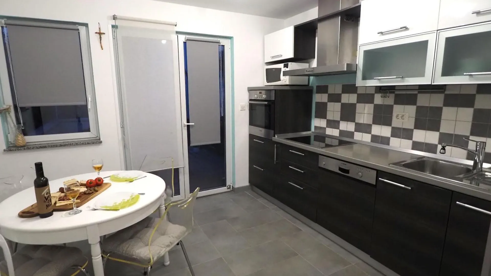 Apartment With Garden In Барбарига Хорватия