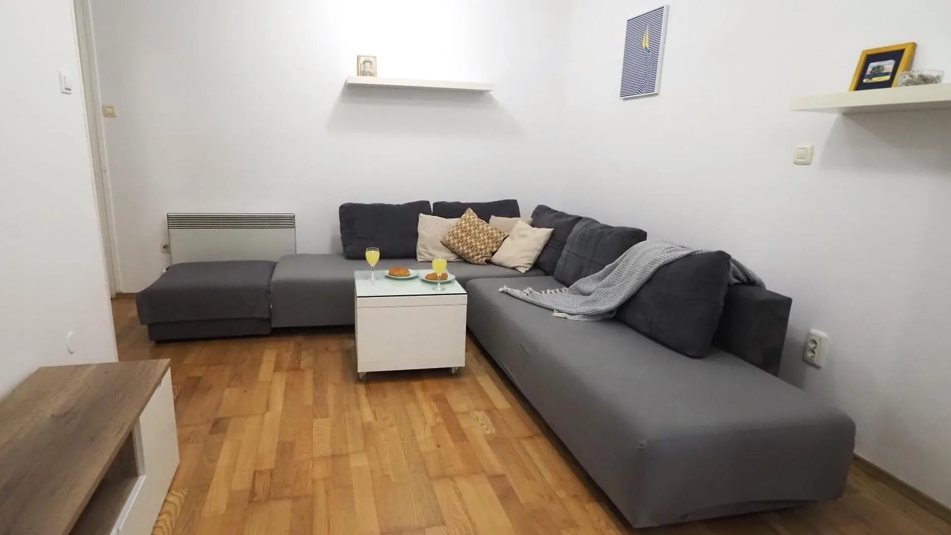 Apartment With Garden In Барбарига 0*,  Хорватия