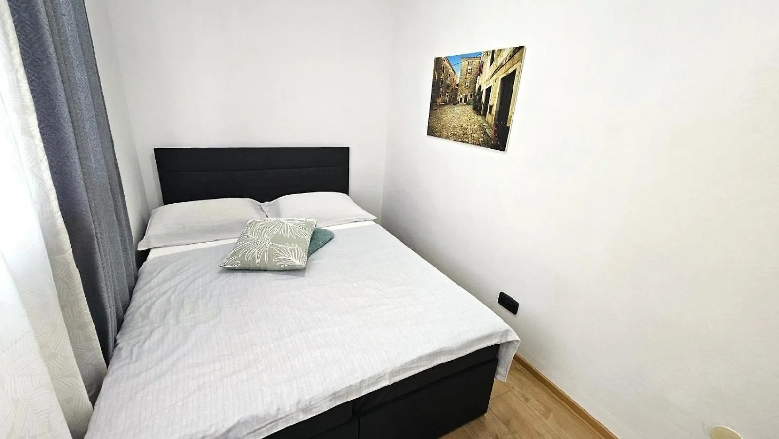 Apartment With Garden In Барбарига